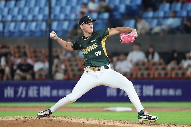 '놀랍다' 삼성 떠나 이렇게 잘 지내고 있을 줄이야…이것이 KBO 다승왕 위력, 23이닝 연속 무실점 노익장 과시