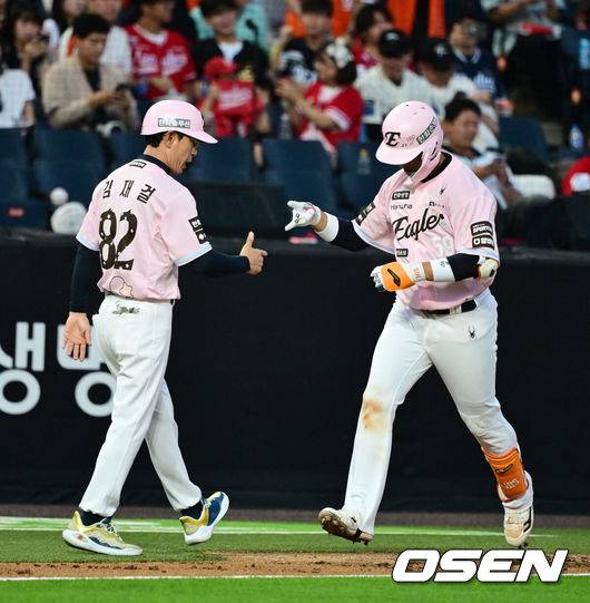 한화 안방 10년 만에 괴물 떴다…40G 만에 데뷔 첫 홈런→10홈런 완성