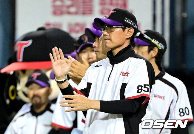 LG도 드디어 한화처럼 야구 해보네. 5회까지 12점 대폭발…염갈량 감격