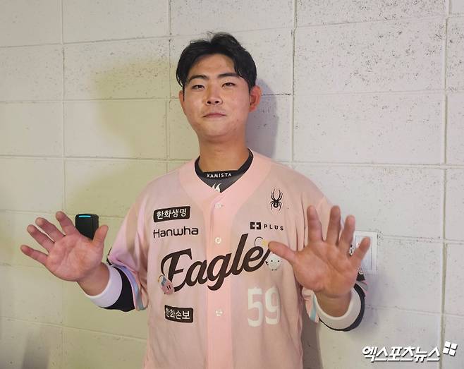 '단 7명뿐' 이글스 역사에 이름 남긴 날, 한화 거포 포수는 강백호에게 고마움 전했다…