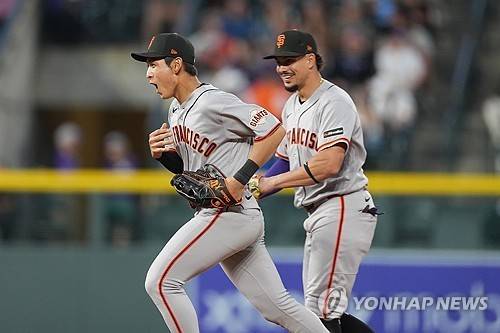 11일 만에 복귀한 이정후, 4안타 대폭발…6경기 연속 안타(종합)