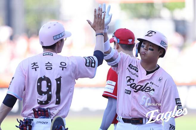 한화 타선 대폭발! 강백호 5타점+허인서·노시환 홈런→SSG 11연패 몰아넣고 3연승…류현진 시즌 6승 [대전:스코어]