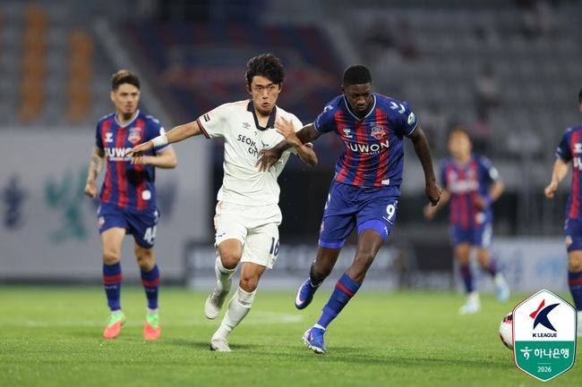 슈팅 26개에도 골 없었다...수원FC, '김민재 골 취소+골대 불운' 성남과 0-0 무승부→6위 제자리걸음[오!쎈 현장]