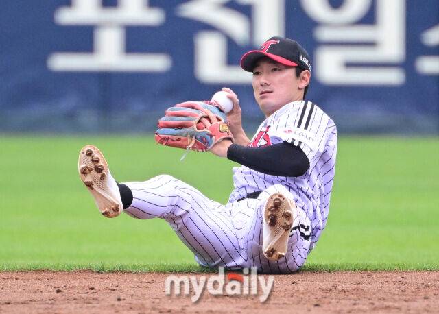 김도영의 1타점 적시타가 병살타로 둔갑하다니…LG 미친 그물망 수비, 신민재가 운명처럼 서 있었다[MD잠실]
