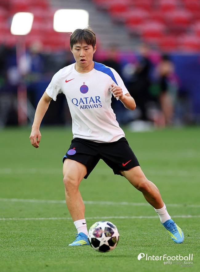 한 경기만 이기면 이강인 돈방석에 앉는다…PSG, UCL 2연패 시 선수단 전원 17억 5000만 원 보너스 지급
