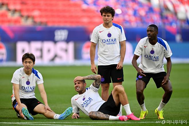 PSG 챔스 우승...이강인은 벤치, '재벌 5세' 여친은 관중석 포착