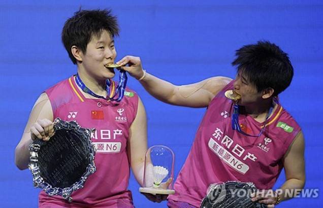 '中 세계 1위' 무적 행진 깨졌다…여복 최강 류성수-탄닝, 4위에 0-2 완패→싱가포르 오픈 준우승