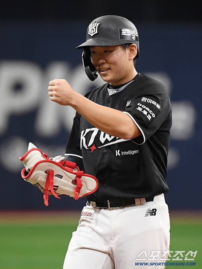 4연승! 마법의 주말 스윕…류현인 불방망이+김현수 쐐기포+보쉴리 완벽투, 키움 8연패 수렁 [고척리뷰]