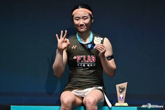 '역대급 대역전극' 안세영, 기적의 5연속 득점→日 야마구치 꺾고 우승... 싱가포르 오픈 '통산 3회 제패'