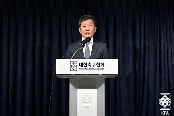 '사퇴 앞둔' 정몽규 축구협회장, 대표팀 포상금 추가 지급 결정… 8강시 30억