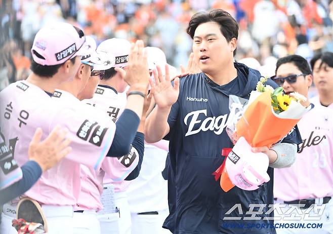 와 무슨 일이지? 14명이나 우르르 2군행 → 강팀 LG·삼성·한화는 아무도 안 내려갔다