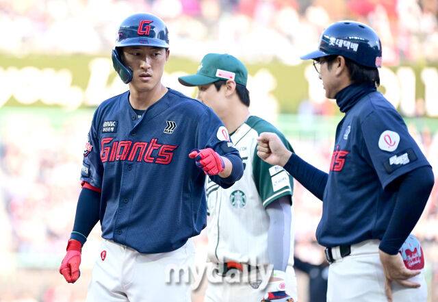 'LG·삼성·한화 변화 없다' 창단 최다 12연패 SSG 결단, 한유섬 등 3명 2군행 통보... '팔꿈치 통증' 두산 필승조도 말소