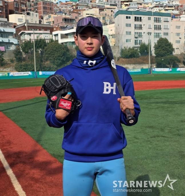 '하현승 남아줘서 고마워' 전체 4순위 롯데 함박웃음, 'ML 관심' 빅3 위협 유망주도 여유 있게 지켜본다