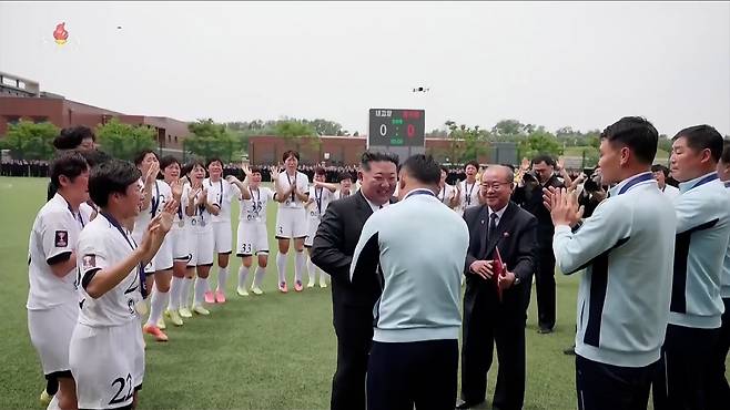 김정은 격려에 '무표정' 내고향여자축구단, 감격의 눈물 펑펑...'北 최고 자부심' 여자축구 '간부학교' 창립기념식서 시범경기