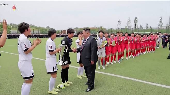 김정은 격려에 '무표정' 내고향여자축구단, 감격의 눈물 펑펑...'北 최고 자부심' 여자축구 '간부학교' 창립기념식서 시범경기