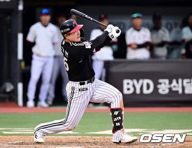 LG는 5회 주전 5명 뺐는데...KT는 8회 마무리 투입, 7-6 진땀승, 고영표 7이닝 2실점+최원준 4안타 [수원 리뷰]