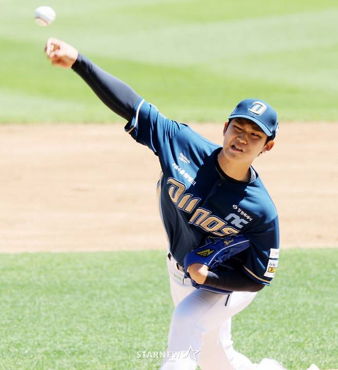 최강야구서 이택근 돌려세운 '김서현 동기' 신영우, 156km 광속구로 '구자욱-최형우-디아즈' 잠재웠다