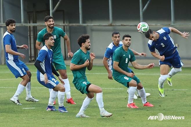 '미국 땅 밟지 말라는 건가?' 불통 뛴 이란 축구대표팀, 美 비자 못 받았다...
