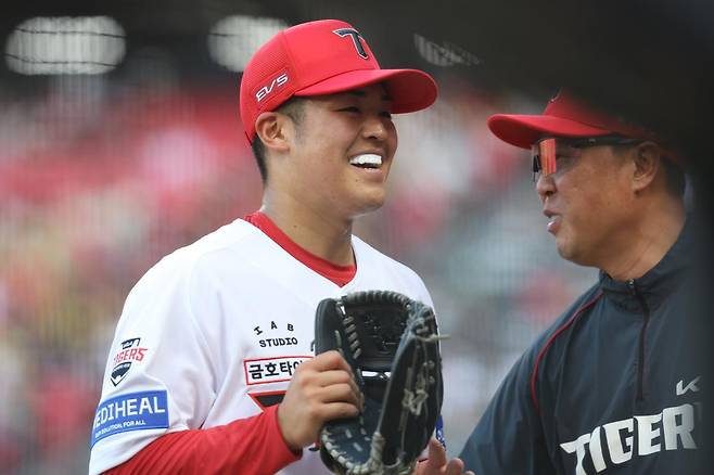 김도영 한 방에 무너진 롯데…KIA, 생일 맞은 시라카와에 '10점 선물'