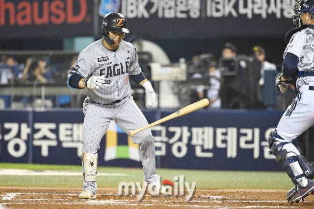 '결국' 100억 모범 FA 강백호 안 나왔다, 한화 파격 라인업 가동→106분 중단 끝 패배…6위팀에 0.5G 차 쫓기다