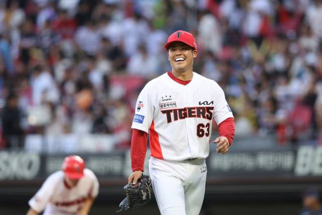 '650일 만의 KBO 복귀' KIA 새 감자, 25번째 생일날 천적 만나 첫 승... 축하 노래도 선물 받았다
