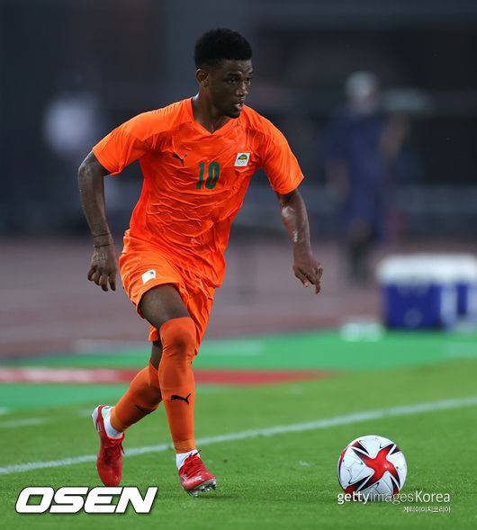 '한국 4-0 격파' 코트디부아르, 이번엔 '우승 후보' 프랑스 잡았다...프랑스, 홈에서 1-2 패배