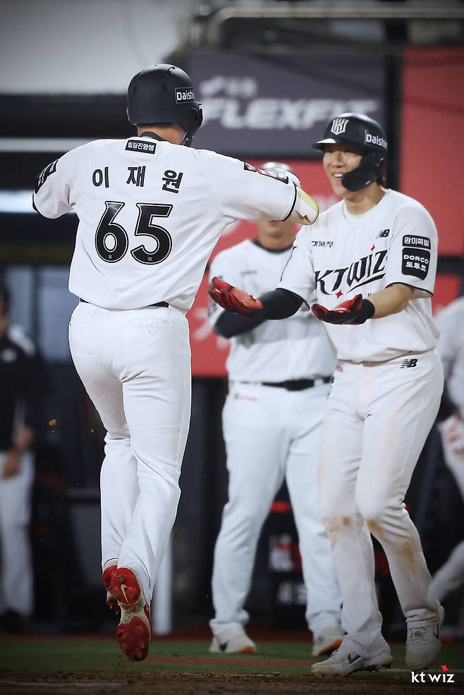KT에 또 괴물 신인이 나왔나…도루왕에서 거포 유망주로, 이거 어디서 들어본 얘긴데