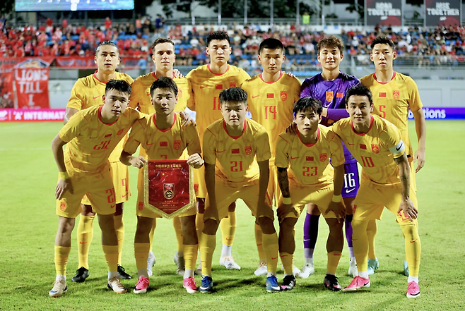 [A매치 REVIEW] 월드컵 못 나가는 중국, 싱가포르 원정에서 2-1 신승...'한국서 귀화' 송의영 67분 소화