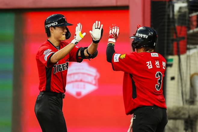 KIA 올러, ERA·다승·탈삼진 1위…SSG는 13연패 뒤 3연승(종합)