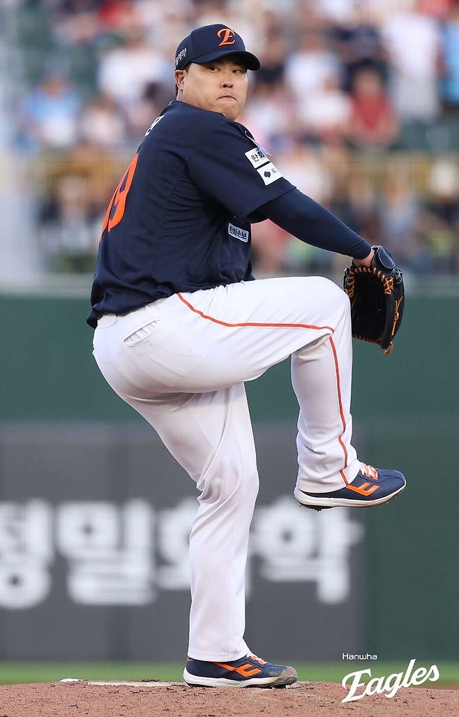 '류현진 스위퍼' 포수도 못 잡을 정도의 마구?