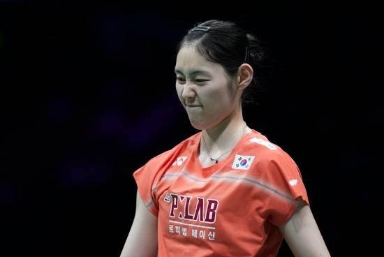 中 왕즈이 크게 혼냈는데…심유진, 日 세계챔피언에 '28분 만에' 0-2 완패→인도네시아 오픈 돌풍 '4강 소멸'
