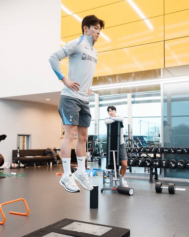 손흥민 엄중 경고