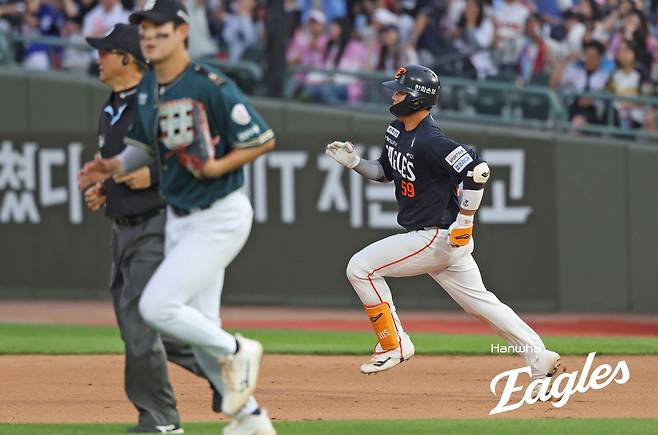 볼넷→볼넷→볼넷→안타→2루타, 롯데 악몽의 8회→2점 리드 순식간에 사라졌다…김태형 800승 '3트'도 실패, 4할 승률 붕괴 [부산:스코어]
