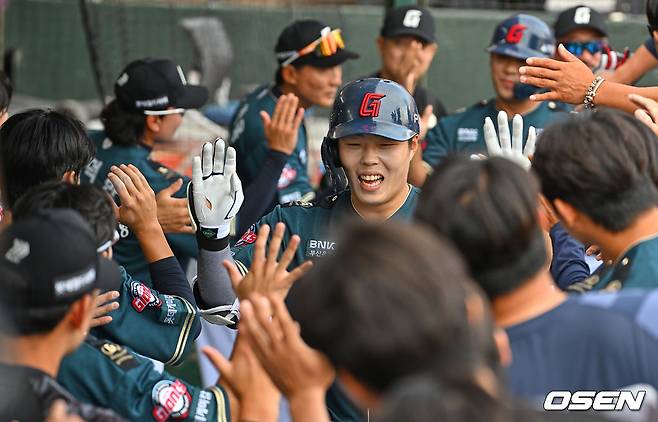 '10승 1패' 토요일의 한화는 지지 않는다, 8회 노시환 동점타→허인서 역전타→9회 노시환 쐐기 투런... 롯데에 7-2 역전승 '위닝 확보' [부산 현장리뷰]