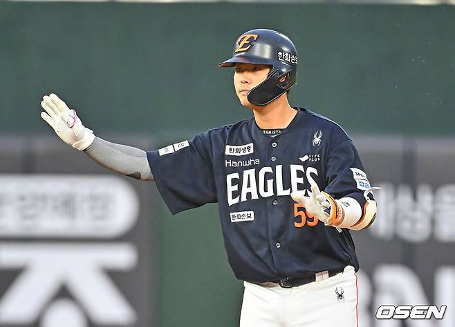 '10승 1패' 토요일의 한화는 지지 않는다, 8회 노시환 동점타→허인서 역전타→9회 노시환 쐐기 투런... 롯데에 7-2 역전승 '위닝 확보' [부산 현장리뷰]