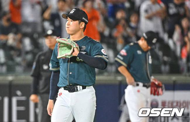 10회 2사 만루에서 실책이라니, 최준용 또 무너졌다...한화 극적인 스윕승, 롯데 4연패-김태형 800승 또 무산[부산 리뷰]