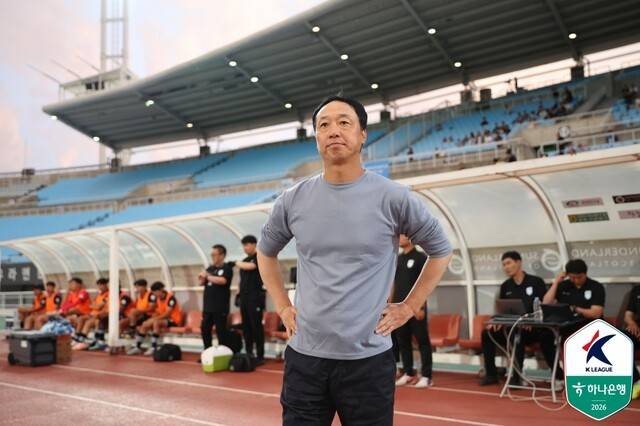 [BE.현장] 숨 막히는 추가 시간! 후반 45+5분 이후에 두 골 터졌다… 천안-수원 FC 난타전 끝에 2-2 무승부
