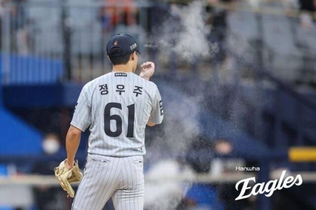 '이거 실화냐' 꼴찌→5위→1위 대반전, 한화 어떻게 확 달라졌나…