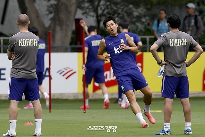 체코전 승부는 경기 전에 끝났다! 고지대·잔디 적응부터 큰 격차[여기는 과달라하라]