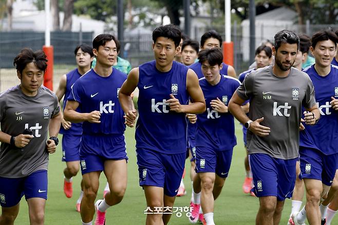 체코전 승부는 경기 전에 끝났다! 고지대·잔디 적응부터 큰 격차[여기는 과달라하라]