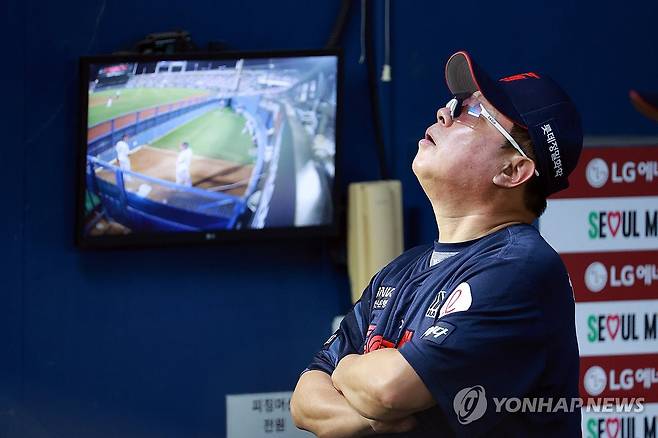 '꼴찌 추락 위기' 롯데 자이언츠, 5일 만에 투수 코치 재교체