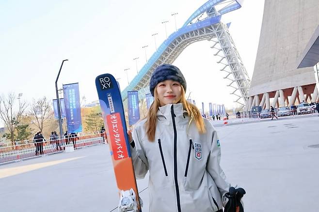 십자인대 파열·부상→올림픽 2번이나 포기…'지독하게 불운한' 日 스키 스타, 23살에 눈물의 은퇴