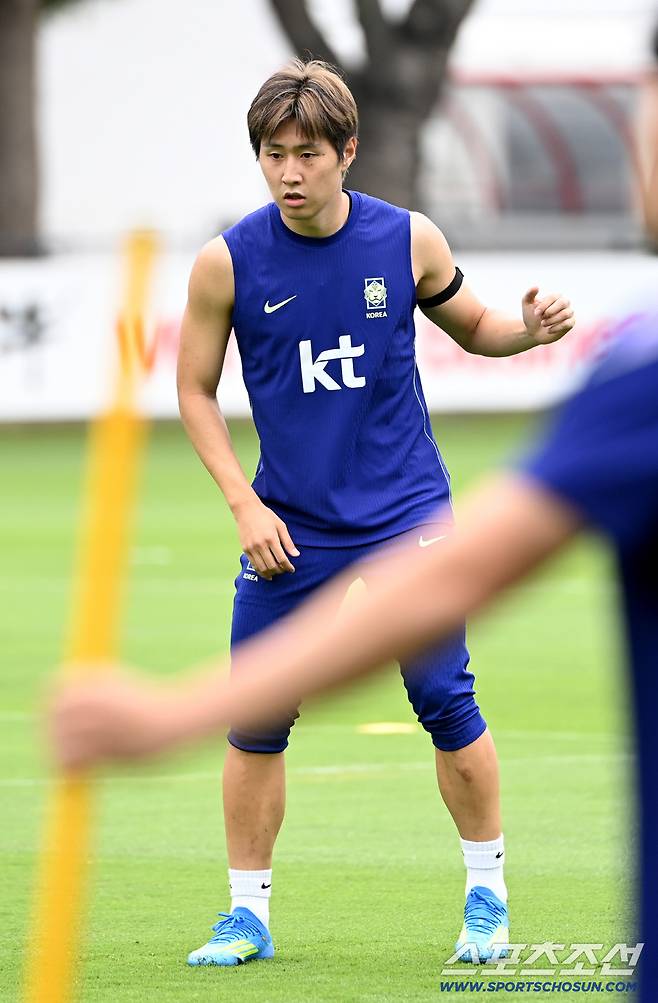 [현장인터뷰]'전설의 풀백' 이영표 극찬 또 극찬