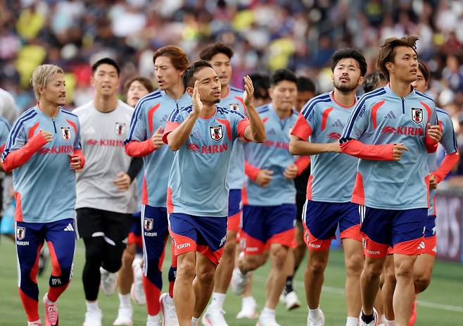 ‘월드컵 좌절’ 미나미노, 일본 대표팀 전격 합류 왜?···‘멘토’ ‘멘털코치’로 대표팀과 동행 훈련도 함께
