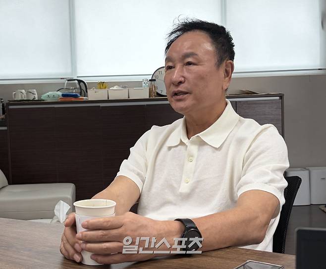 [IS 인터뷰] ‘사상 최초 월드컵 원정 16강’ 허정무 전 감독의 조언 “역대 최고 라인업, 후회 없이 뛰길”