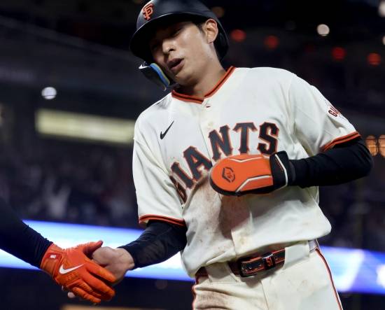 이정후 해냈다! 17경기 연속 안타! MLB 한국인 연속 안타 신기록 세웠다…추신수·김하성 넘어 새 역사