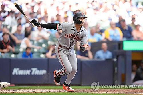 타격왕 보인다… '17경기 연속안타+멀티히트' 이정후, 3번째 타석까지 타율 0.338