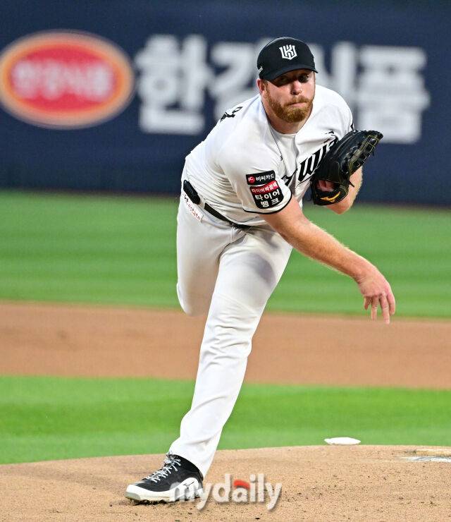 또또또 삼성 졌다, 4연속 루징 확정…사우어 날아간 노히터 아쉽지만 5승→한승혁 3시즌 연속 10홀드→KT 2위 굳히나 [MD수원]