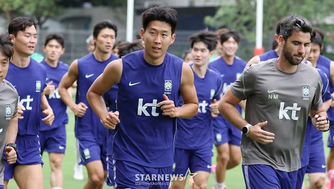 '손흥민·이강인 어떡하지...' 벌벌 떠는 홍명보호 월드컵 상대 체코