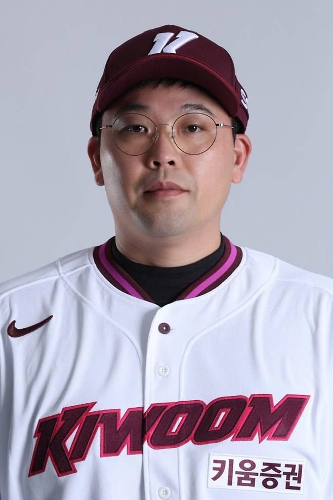 그 가벼운 입 다물라...김서현 향한 레전드 쓴소리, 과연 누구를 위한 것인가